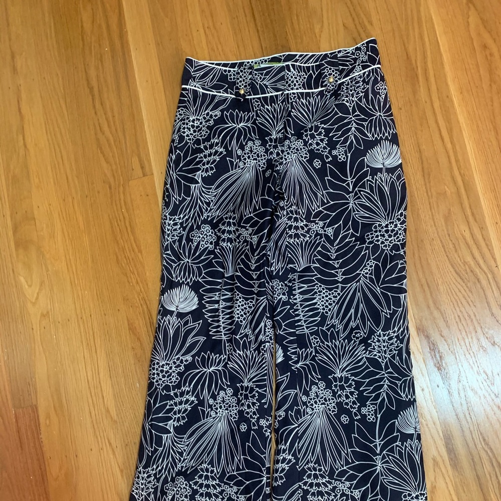 Wide leg flare Print pants size 2!!!!